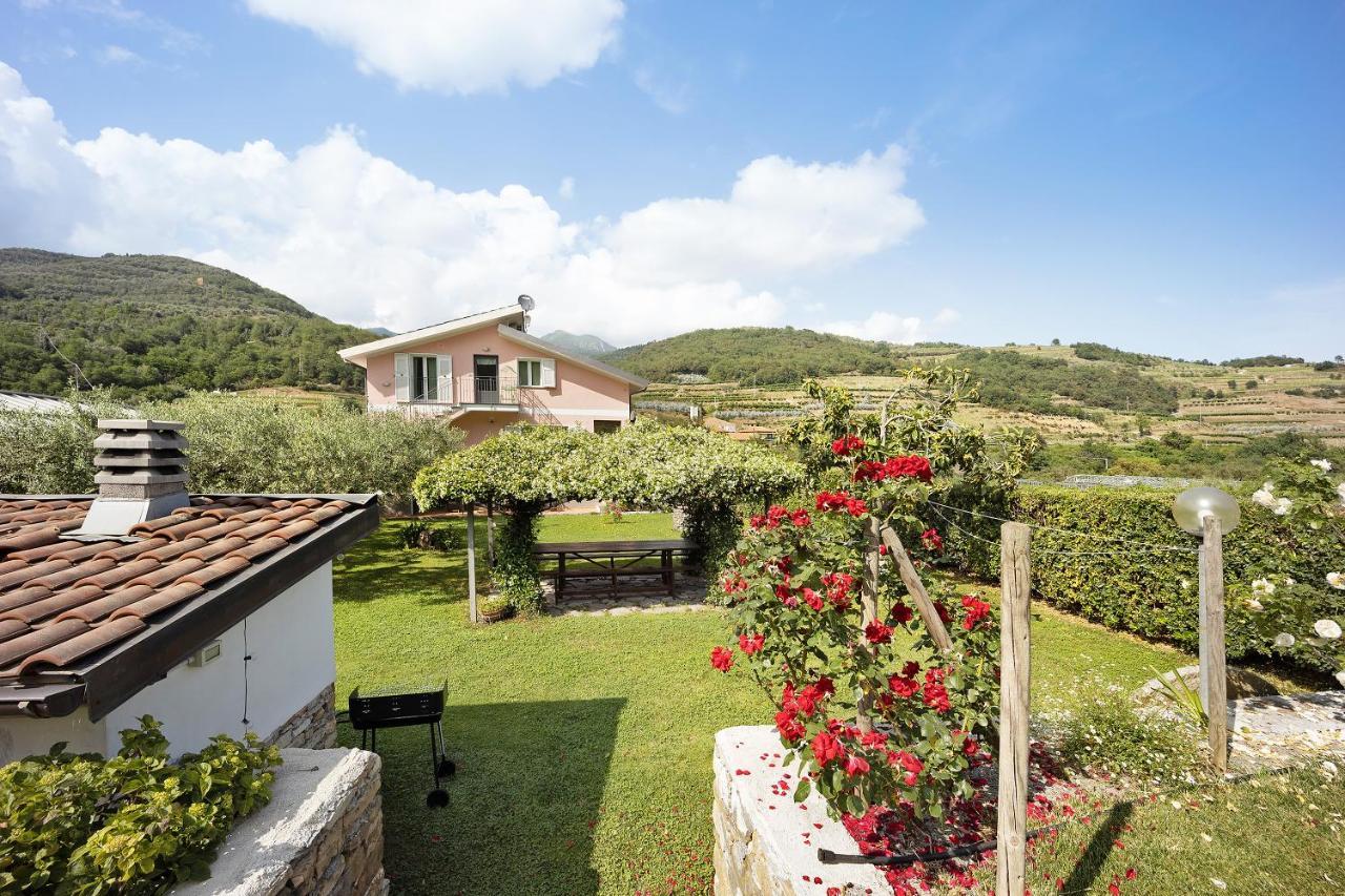 Mansarda Albero Verde Con Piscina Casanova Lerrone Εξωτερικό φωτογραφία