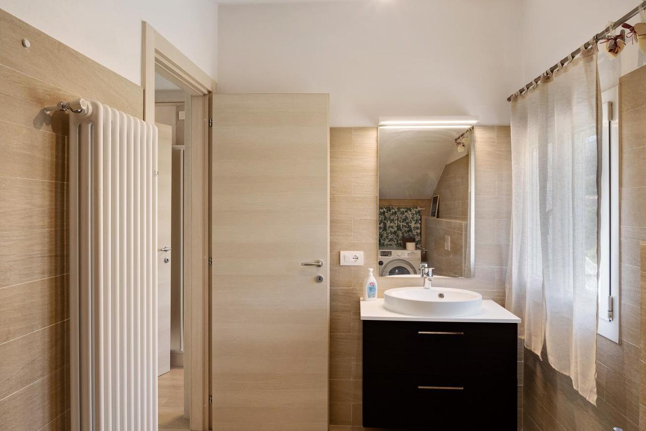 Mansarda Albero Verde Con Piscina Casanova Lerrone Εξωτερικό φωτογραφία