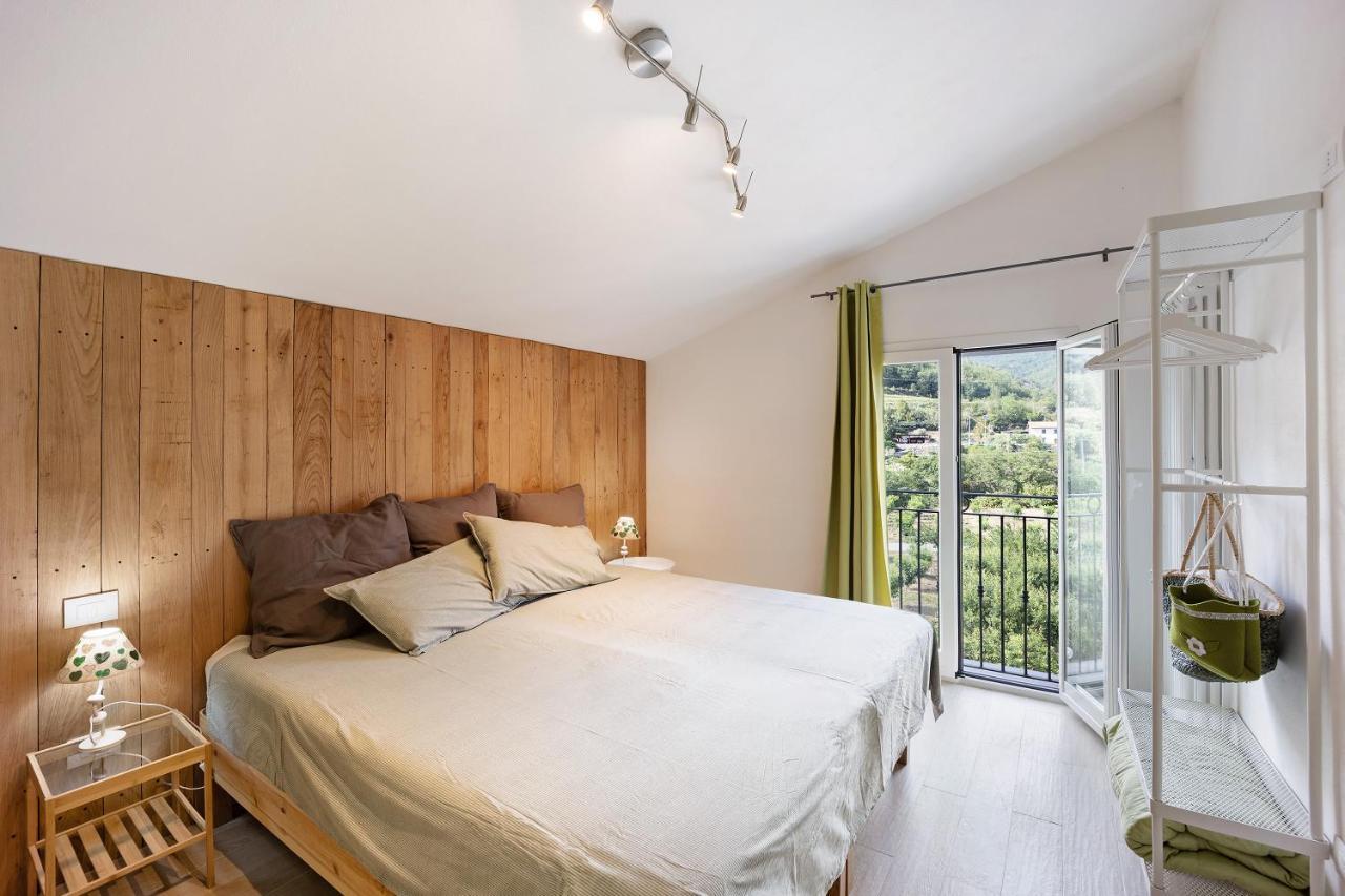 Mansarda Albero Verde Con Piscina Casanova Lerrone Εξωτερικό φωτογραφία